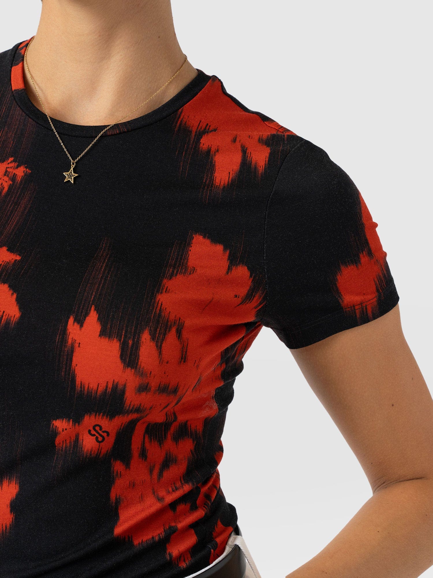 Austen Crew Neck Tee Short Sleeve - Orange Fade Floral - Women's T-shirts | Saint + Sofia® USA